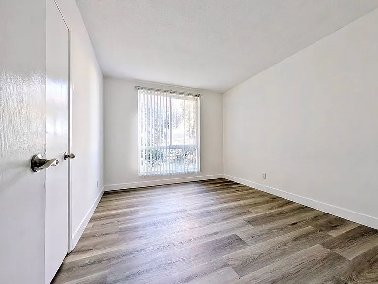 1818 W Sumac Ln #1B — Photo 6