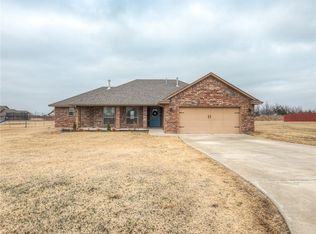 1860 Debbie Dr, Guthrie, OK 73044