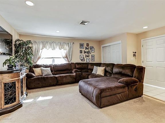 3rd image of 431 S Lake Ct