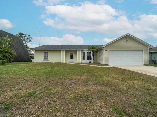 2042 SE Esterbrook Street, Port St Lucie, FL 34983