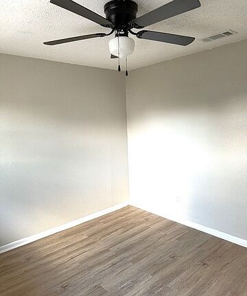 2nd image of 1212 Fairview Dr