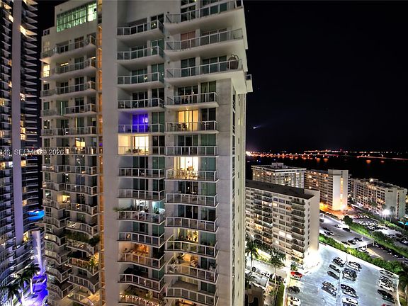 2nd image of 170 SE 14th St APT 2303