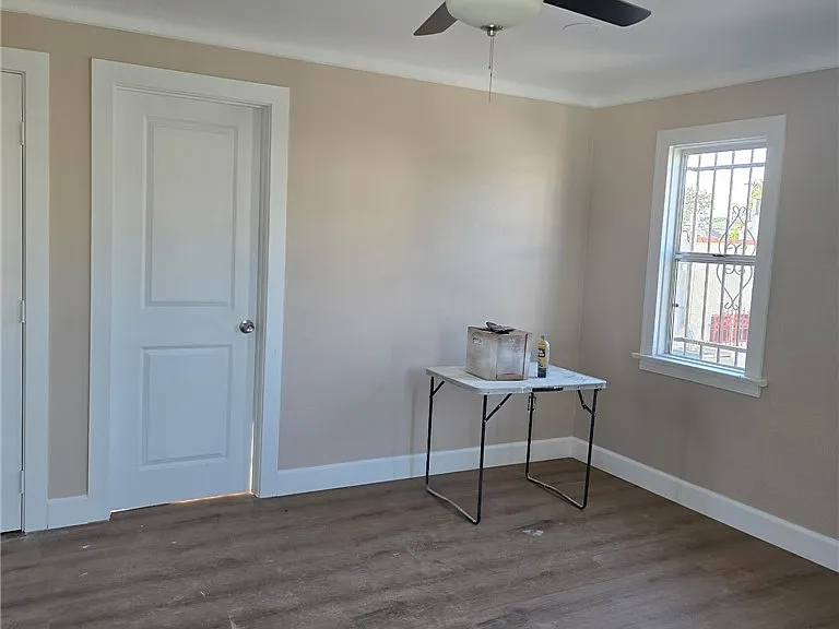 2740 Cudahy St — Photo 2