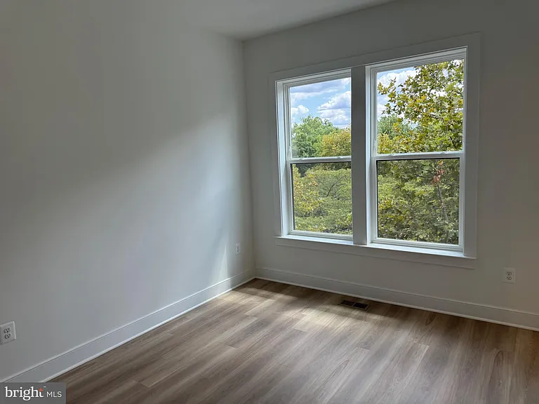 831 King Farm Blvd — Photo 20