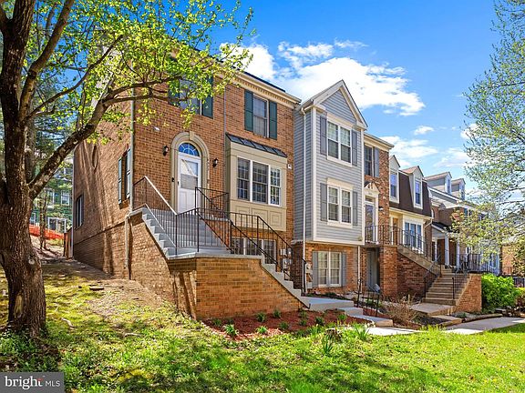 3rd image of 9423 Rosmarin Way