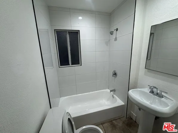 6207 Crenshaw Blvd, Los Angeles, CA 90043