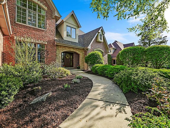 2nd image of 10851 Glenlake Dr