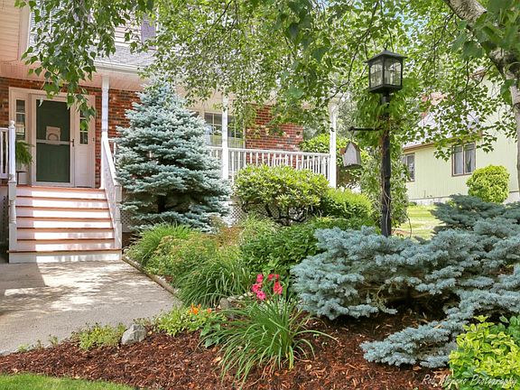 2nd image of 28 Emily Ln