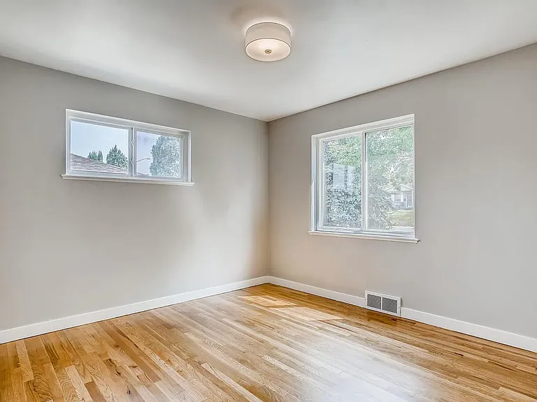 2275 W Gill Pl — Photo 9