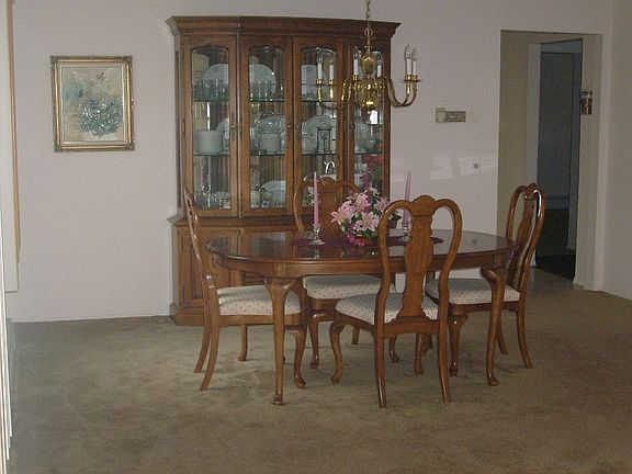Plenty of room for all your Dining Room furniture
