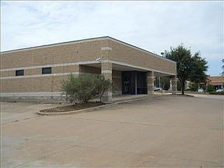5th image of 810 N Braker W