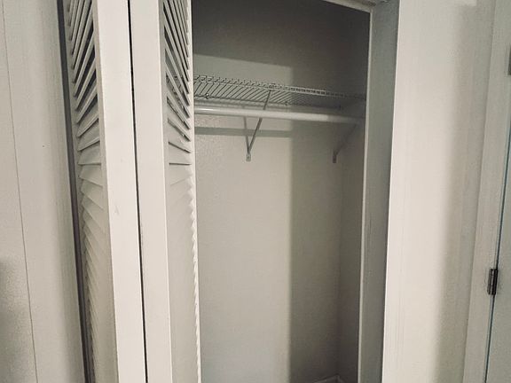 5th image of 10414 Cliff Cir
