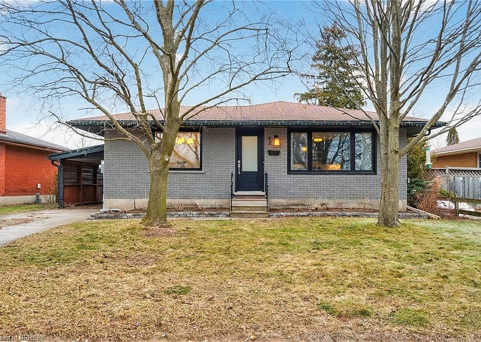 1st image of 43 Blueridge Cres