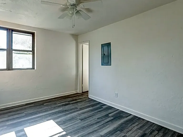 3310 Brownsville Rd — Photo 12