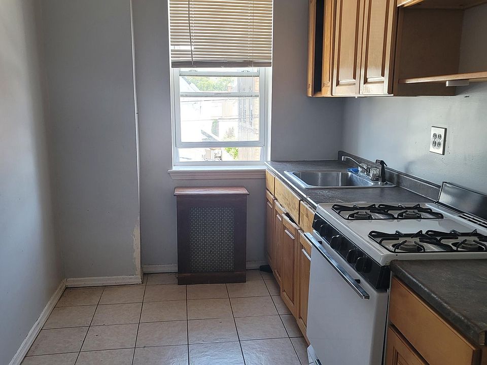 1st image of 11923 Rockaway Blvd #2