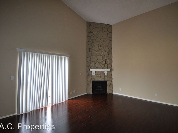 4th image of 11045 La Maida St APT 211