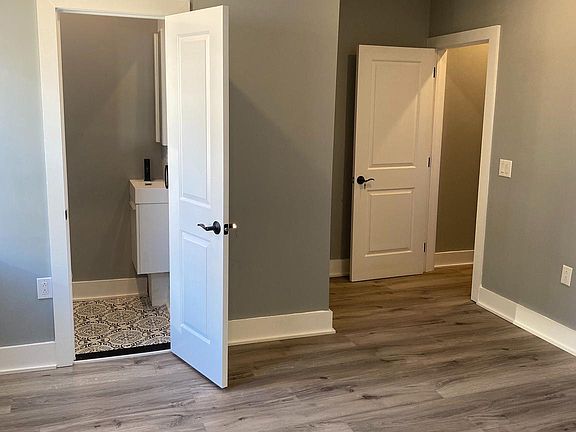 5th image of 2700-2 Ash St #1A