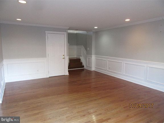 2nd image of 1 Queen St Unit 16A