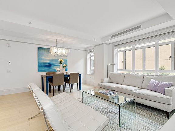 2nd image of 21 E 61st St APT 4F