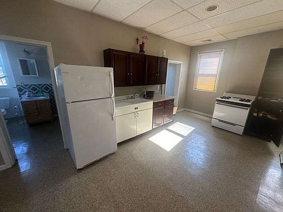 5th image of 2669 N Sherman St #3