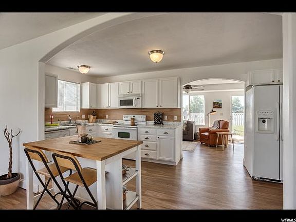 4th image of 529 W Lakeview Dr