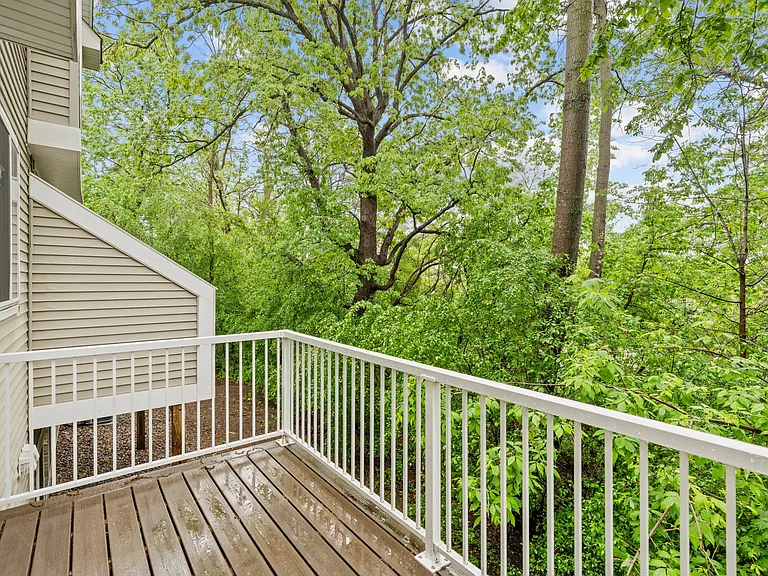 789 Fairfield Cir — Photo 3