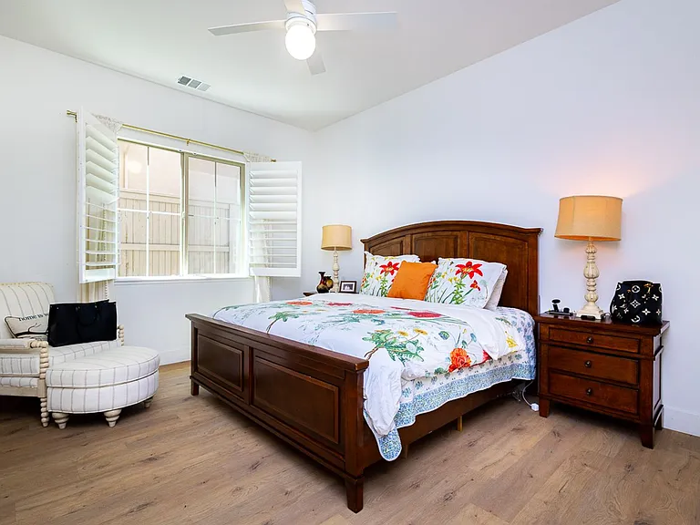 717 Wyeth Ct — Photo 21