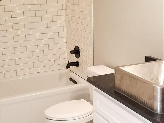 5th image of 6828 Rivercrest Dr