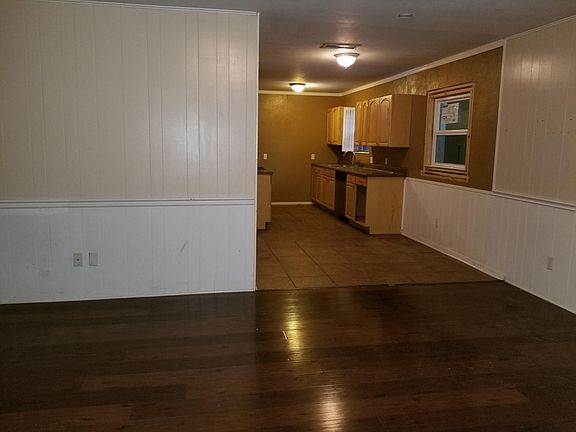 5th image of 413 Pecan Dr