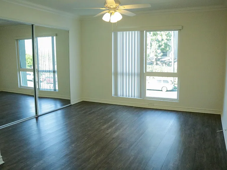 Devington Apartments — Photo 12