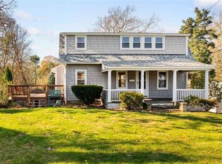 96 John Wickes Ave, Warwick, RI 02818