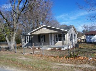 700 E Gibson Ave, Mccoll, SC 29570