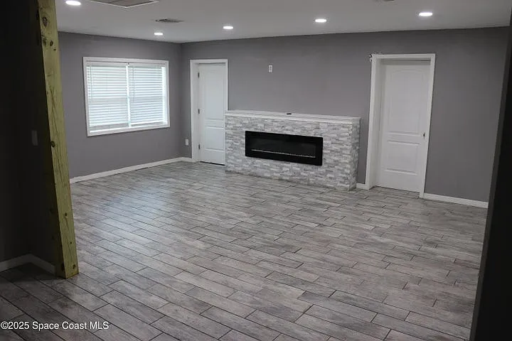 491 Seacrest Ave — Photo 3