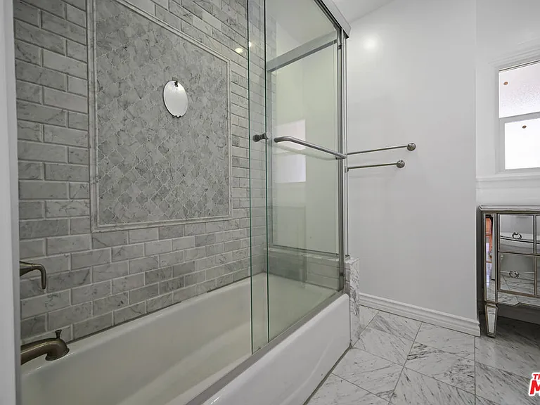 232 S Crescent Dr — Photo 16