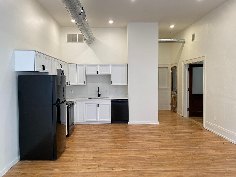 1st image of 17 W Lawrence St #2B
