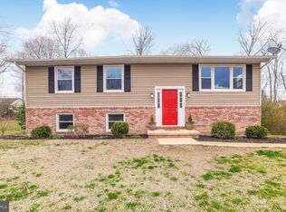 45362 Barefoot Dr, California, MD 20619