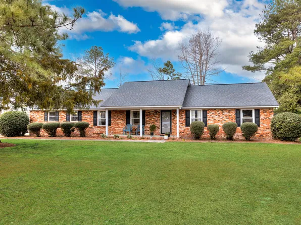 1208 Heritage Dr, Manning, SC 29102