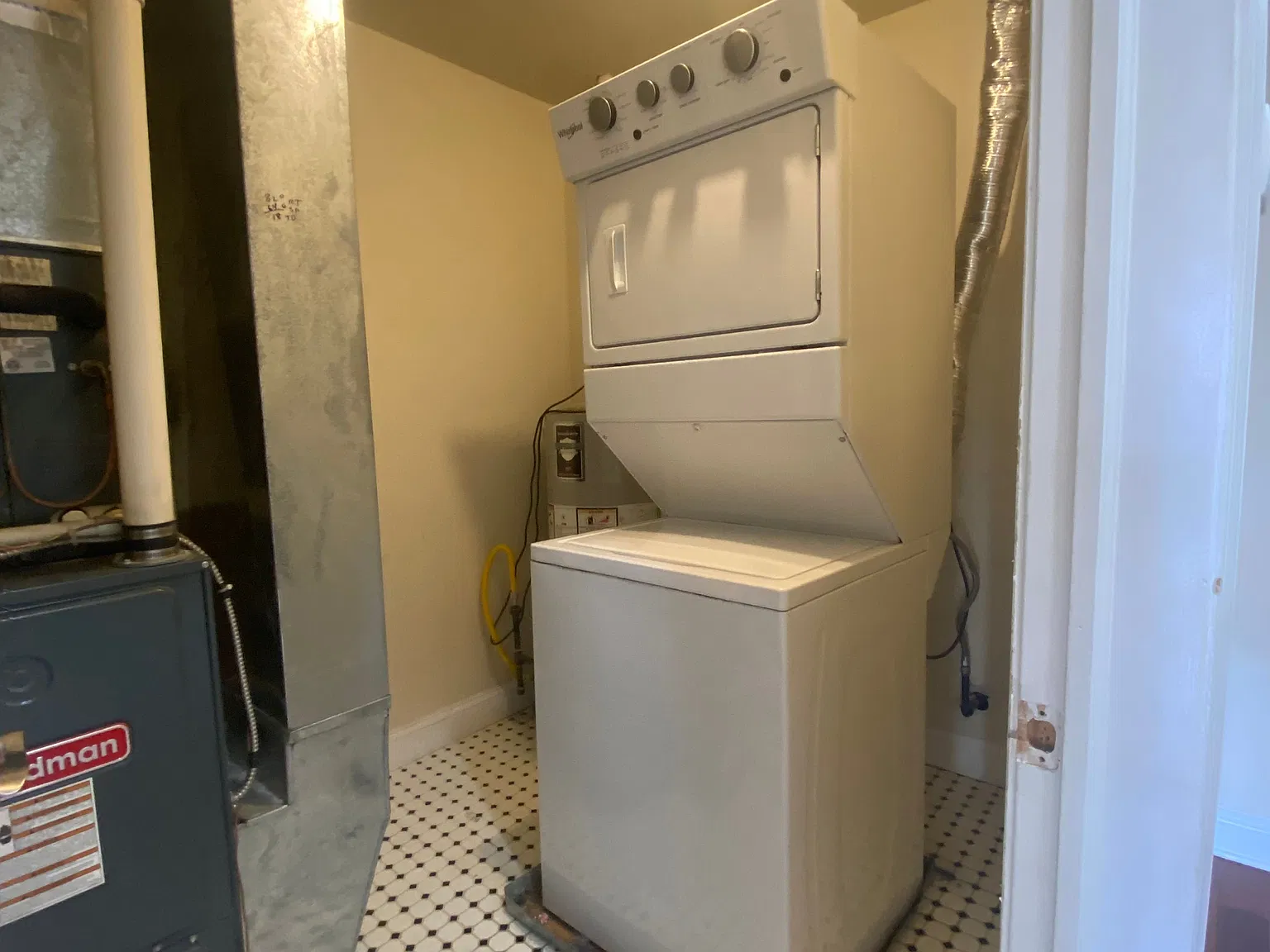 4 bed, $2,000 — Photo 4