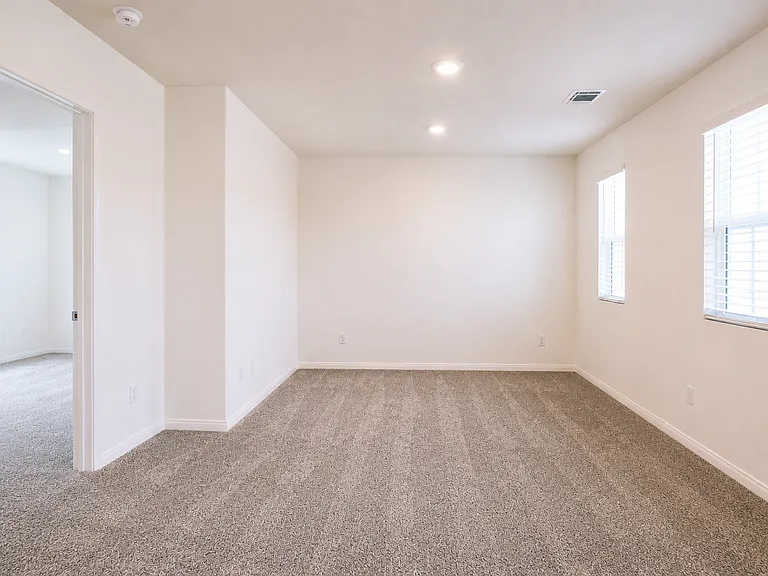 4066 E Coronado Privado — Photo 7
