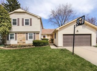 500 Castlewood Ln, Buffalo Grove, IL