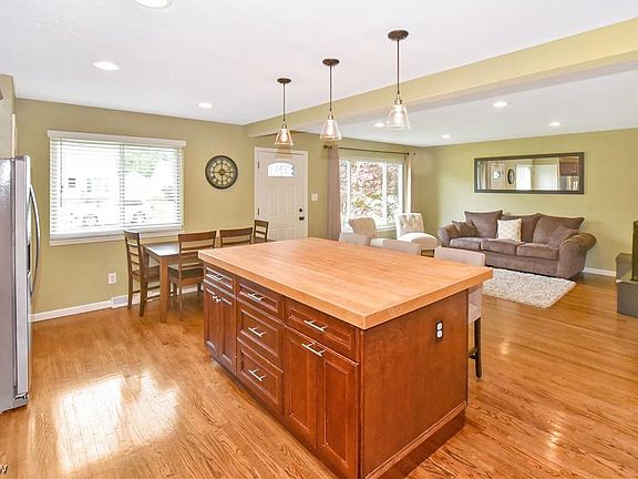 5th image of 23453 Clifford Dr