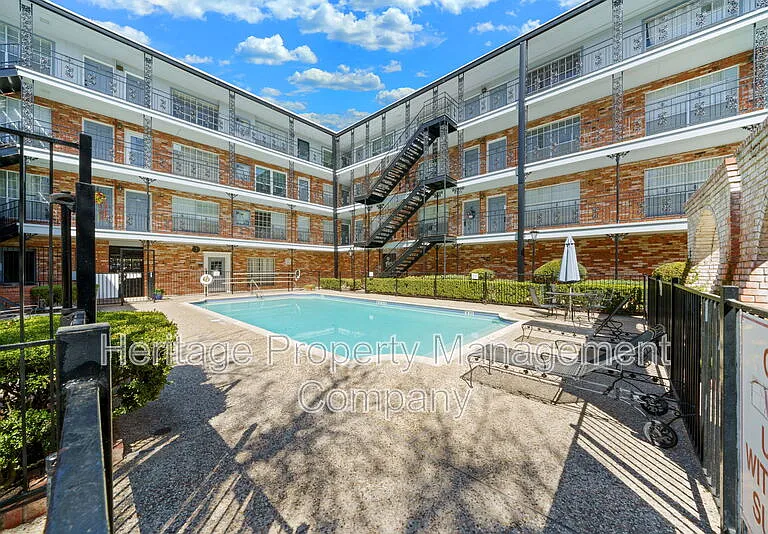 8401 N New Braunfels Ave #1-240 — Photo 25