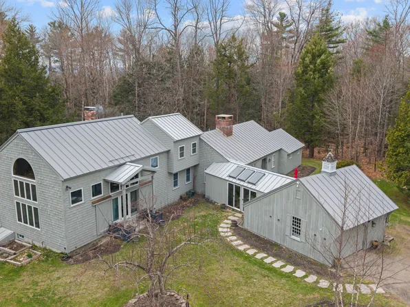 72 Smithfield Road, Belgrade, ME 04917