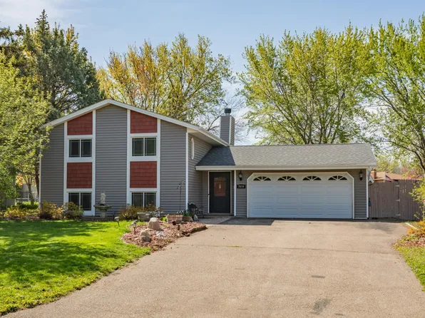 7833 N College Park Dr, Brooklyn Park, MN 55445