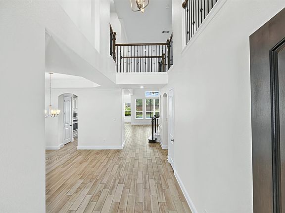 4th image of 11918 Sumitomo Ln