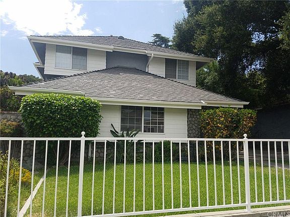 2nd image of 221 N Shamrock Ave