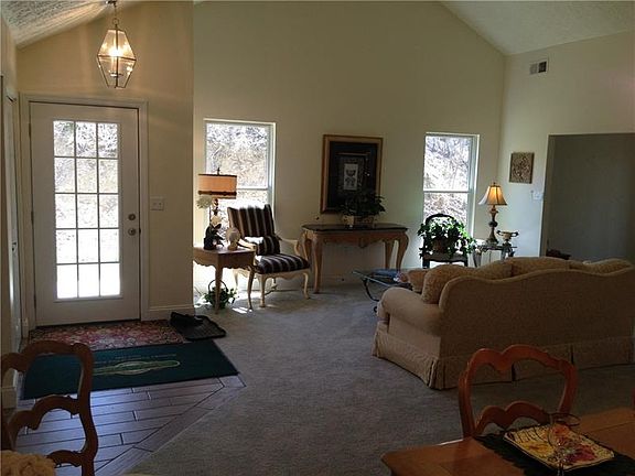 3rd image of 37 Grayhawk Ct