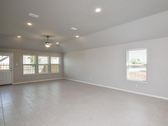 5th image of 1504 Walnut Creek Dr