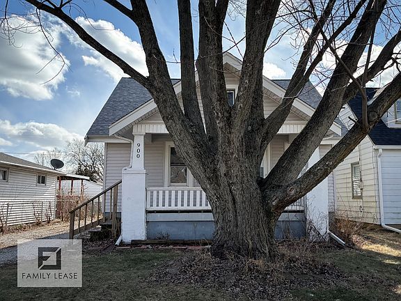 3rd image of 900 E Maywood Ave