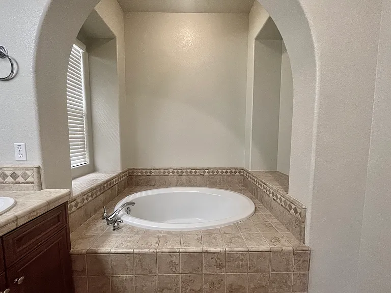 6408 Vilamoura Way — Photo 28